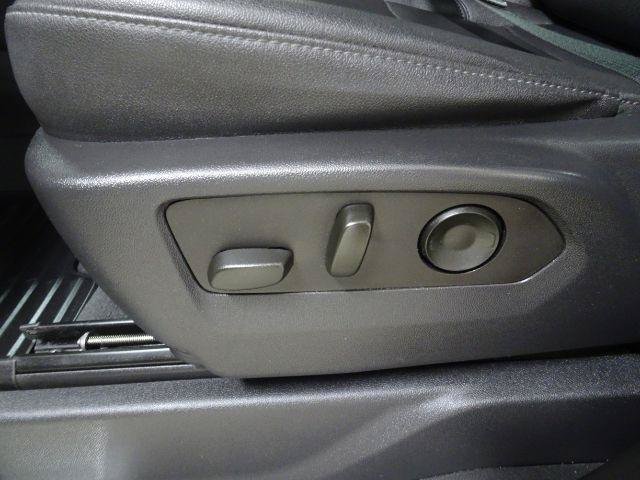 Used 2023 Chevrolet Silverado 1500 LTZ AWD/4WD image 23
