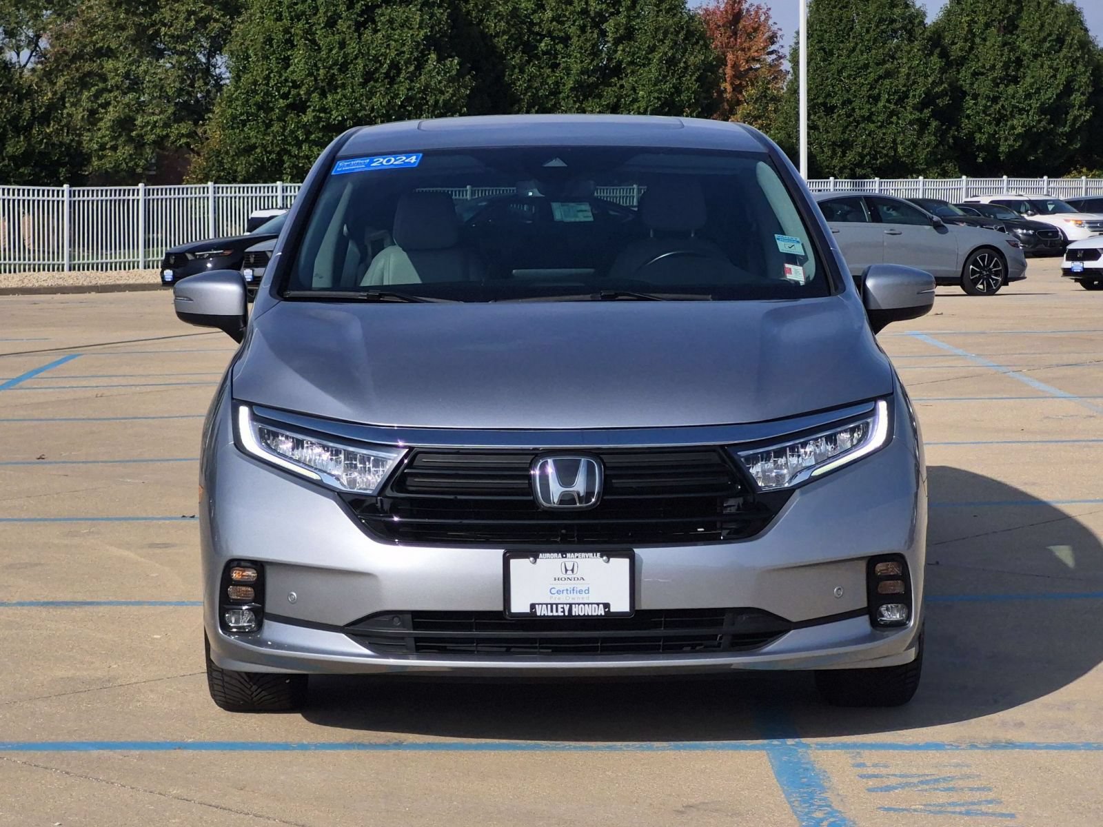 Used 2024 Honda Odyssey Touring image 3