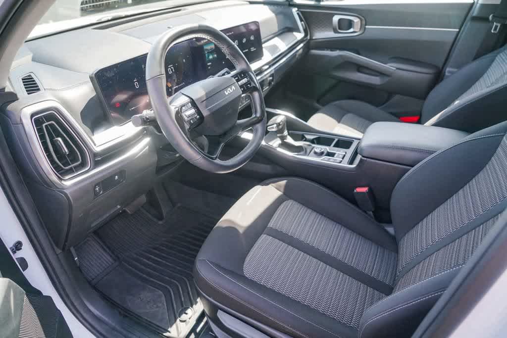 Used 2026 Kia Sorento LX FWD image 15