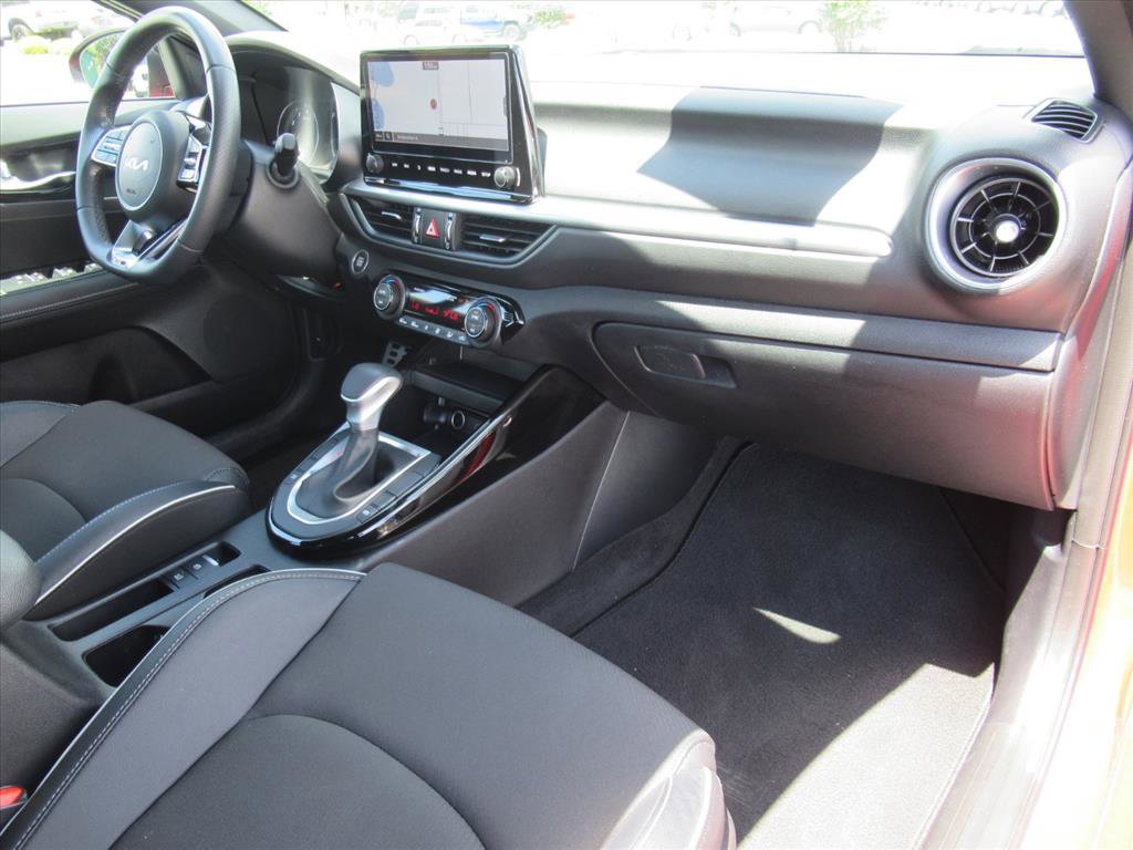 Used 2024 Kia Forte GT-Line image 11