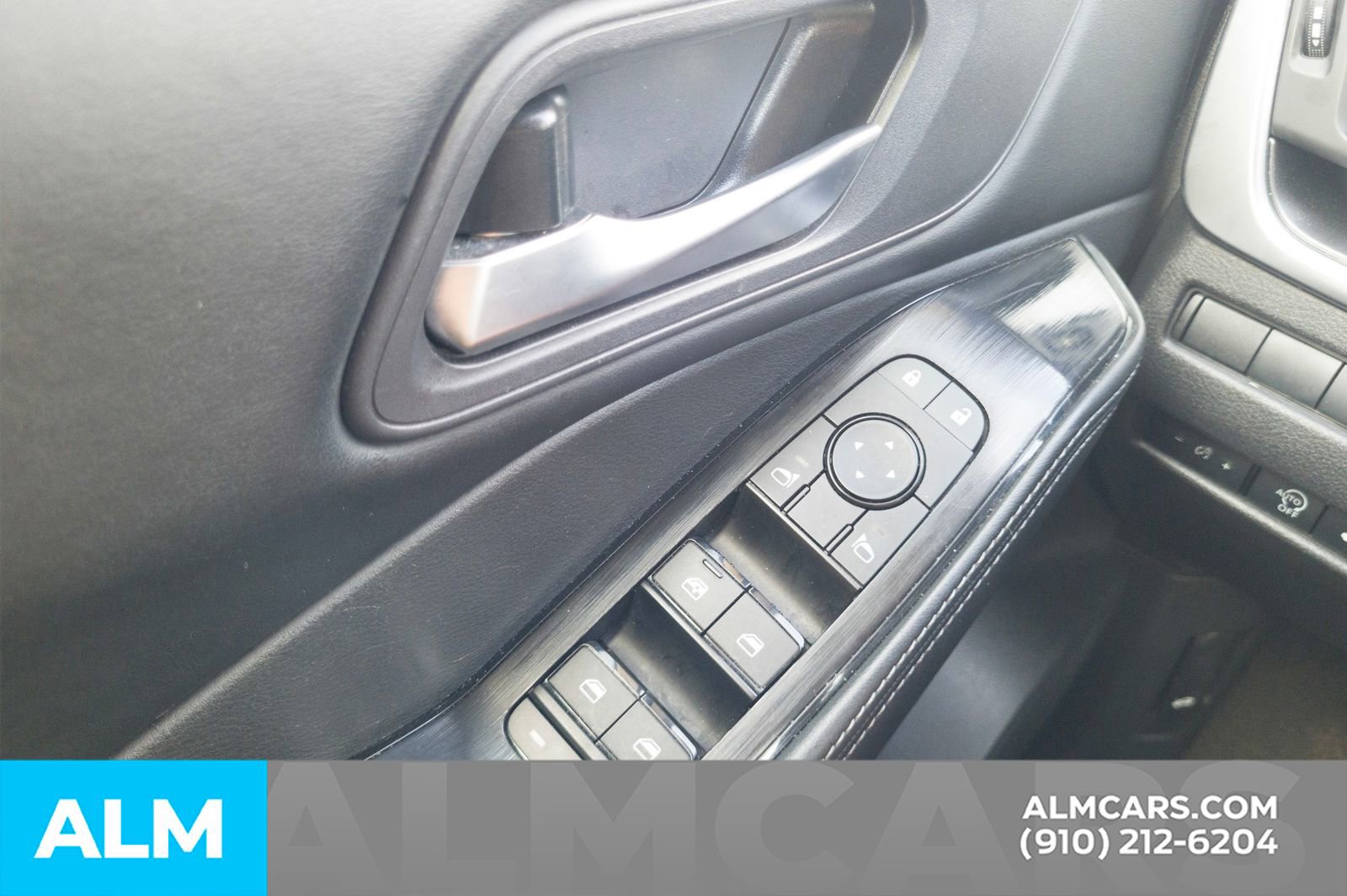 Used 2024 Nissan Rogue SV image 19