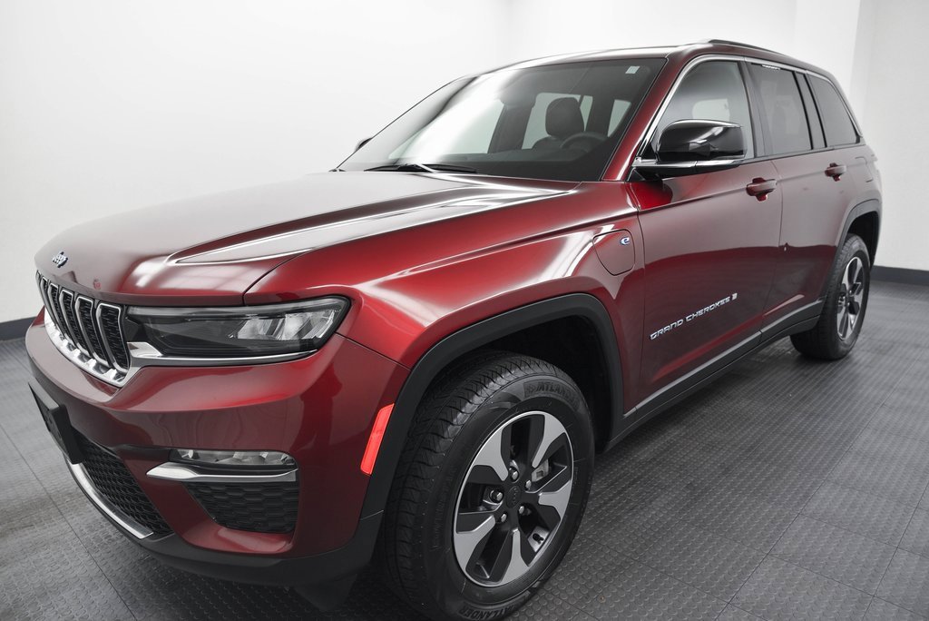 Used 2024 Jeep Grand Cherokee Limited 4xe image 3