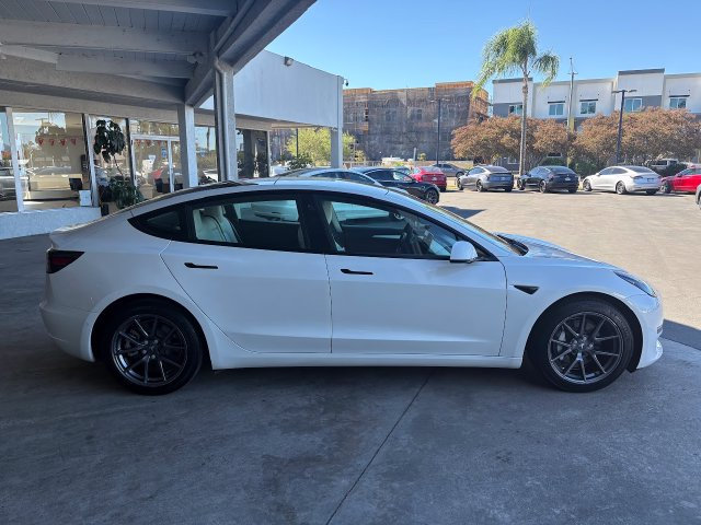 Used 2022 Tesla Model 3 Long Range AWD/4WD image 2
