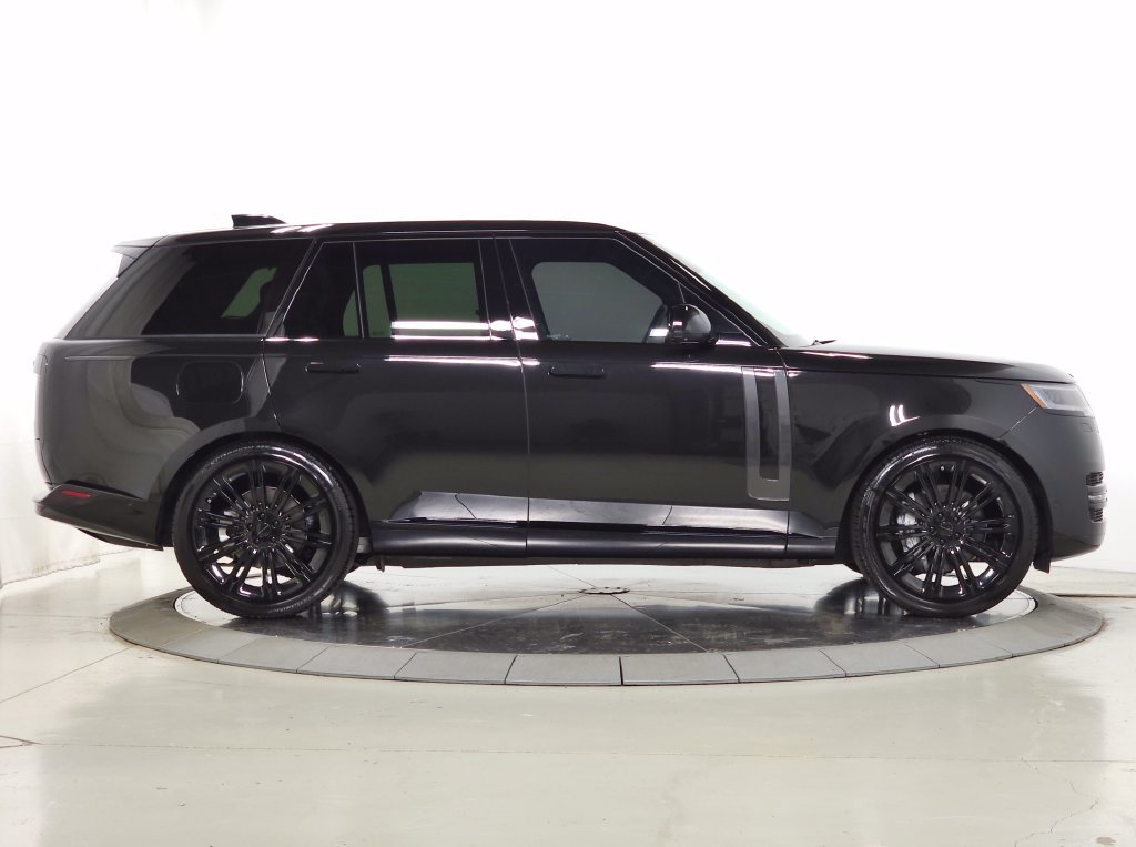 Certified 2026 Land Rover Range Rover SE AWD/4WD image 9