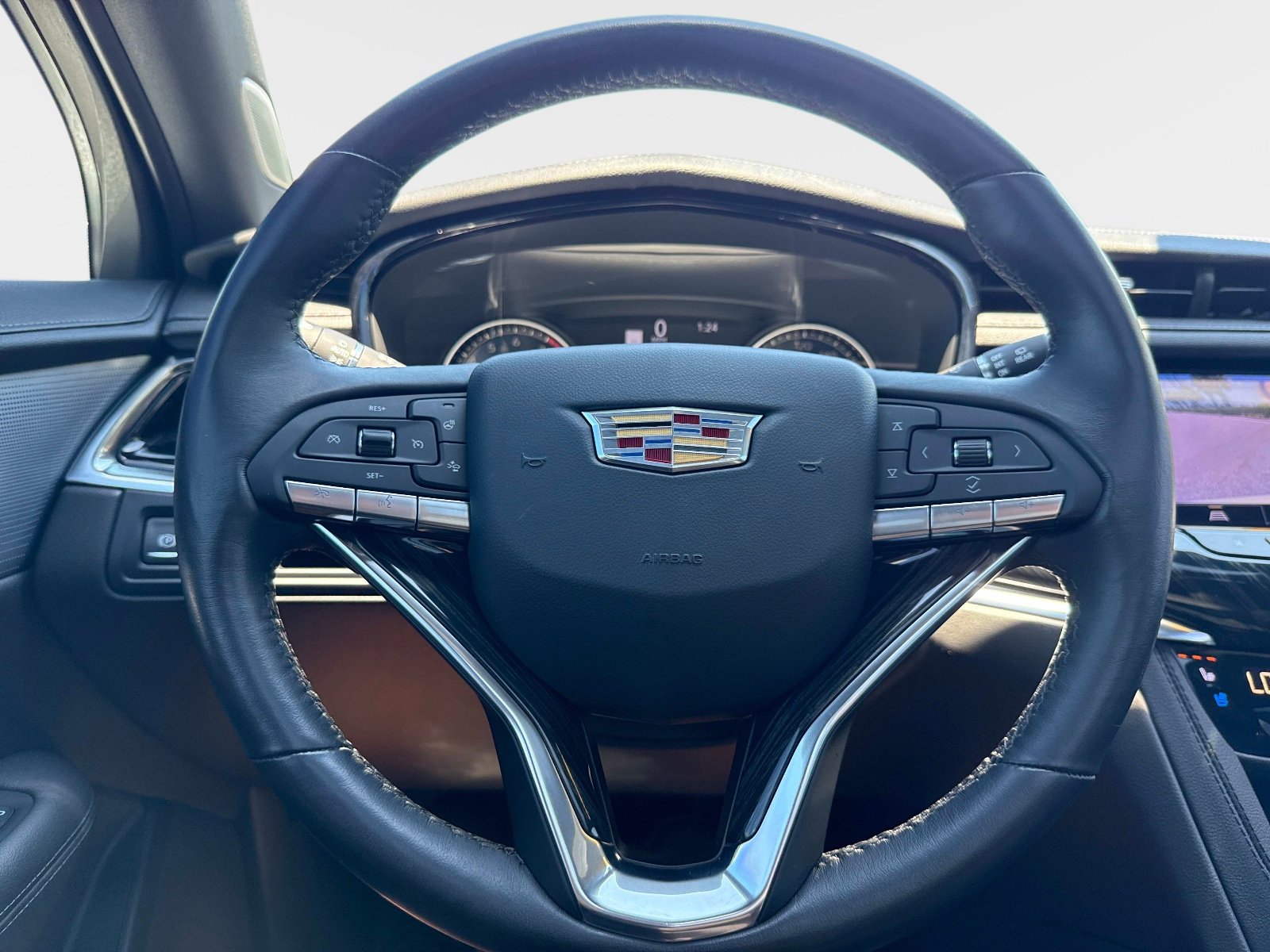 Used 2023 Cadillac XT6 Premium Luxury FWD image 29