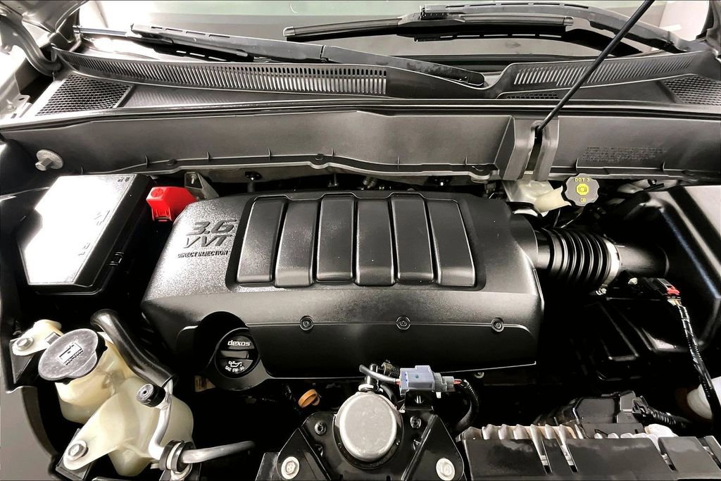 Used 2017 Chevrolet Traverse LT image 9