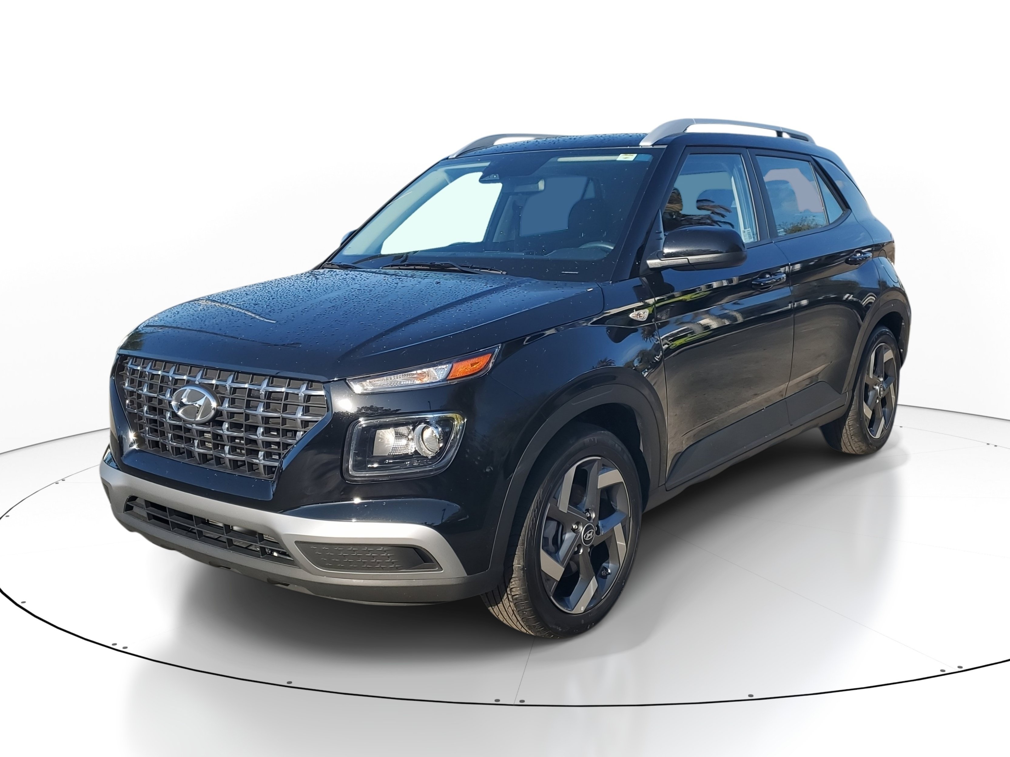Used 2025 Hyundai Venue SEL FWD image 3