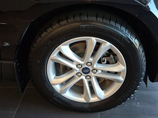 Used 2019 Ford Edge SEL w/ Equipment Group 201A AWD/4WD image 8