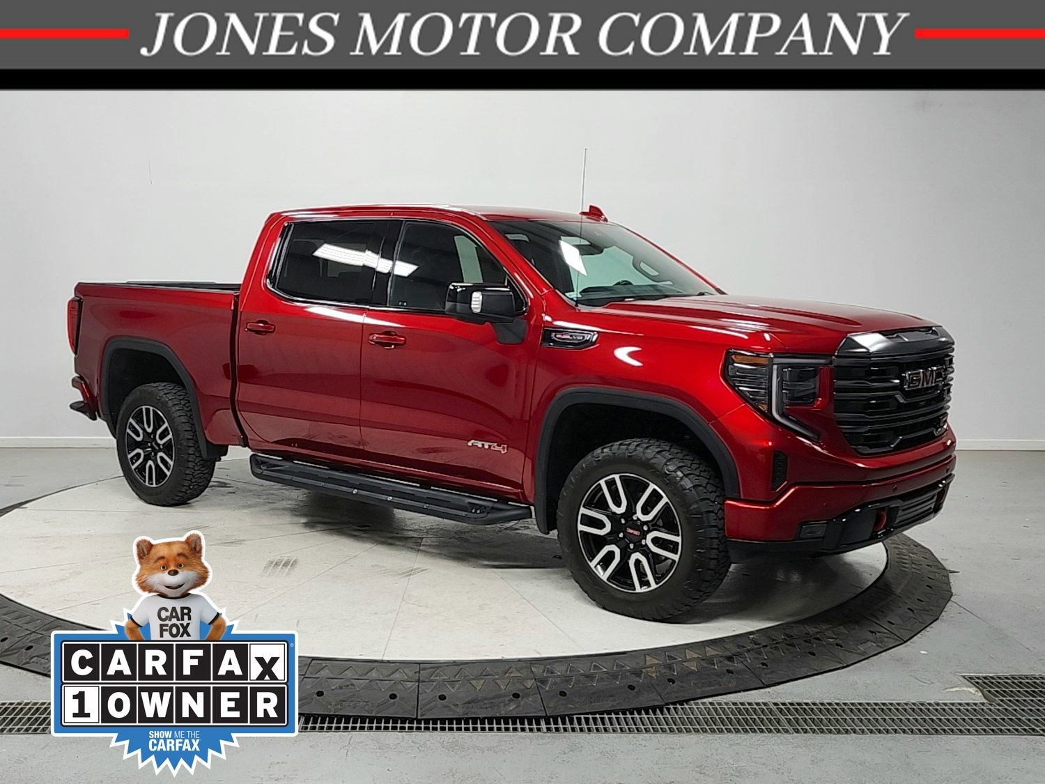 Used 2024 GMC Sierra 1500 AT4 w/ Technology Package AWD/4WD image 1