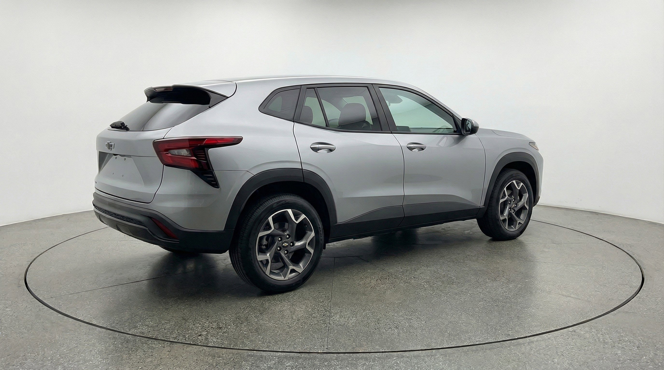 Used 2025 Chevrolet Trax LT image 9