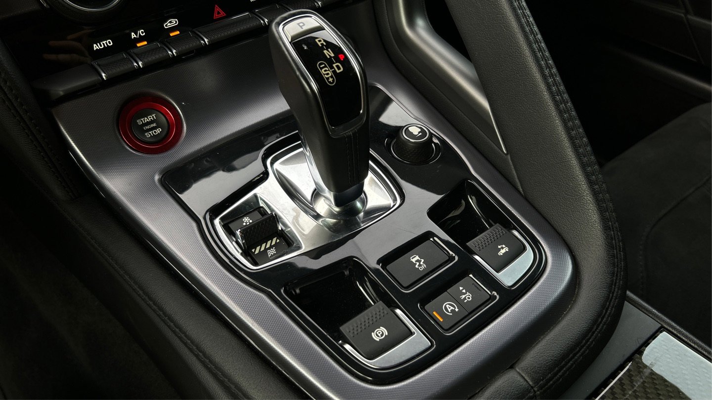 Used 2018 Jaguar F-TYPE Convertible image 31