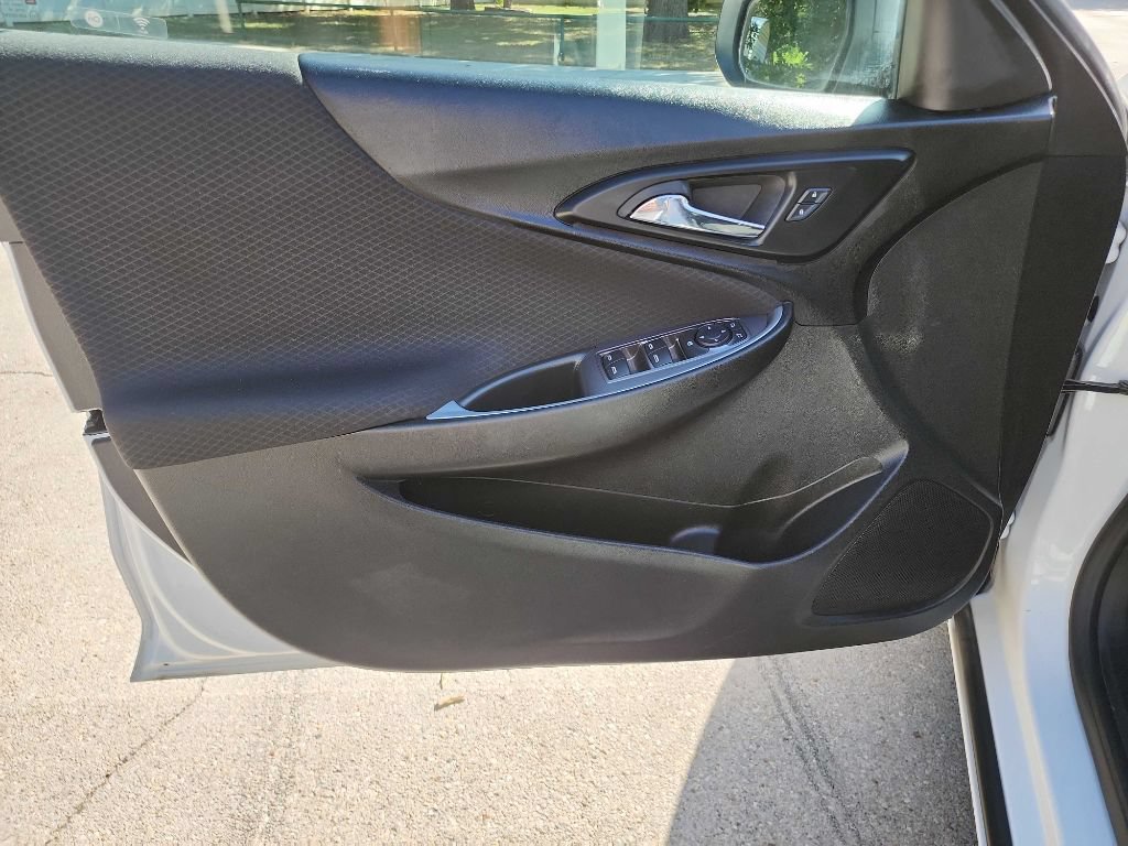 Used 2023 Chevrolet Malibu LS FWD image 10