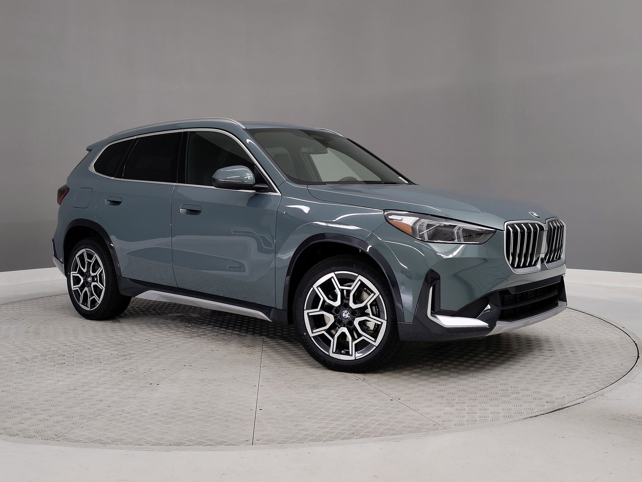 Used 2026 BMW X1 xDrive28i w/ Technology Package AWD/4WD image 31