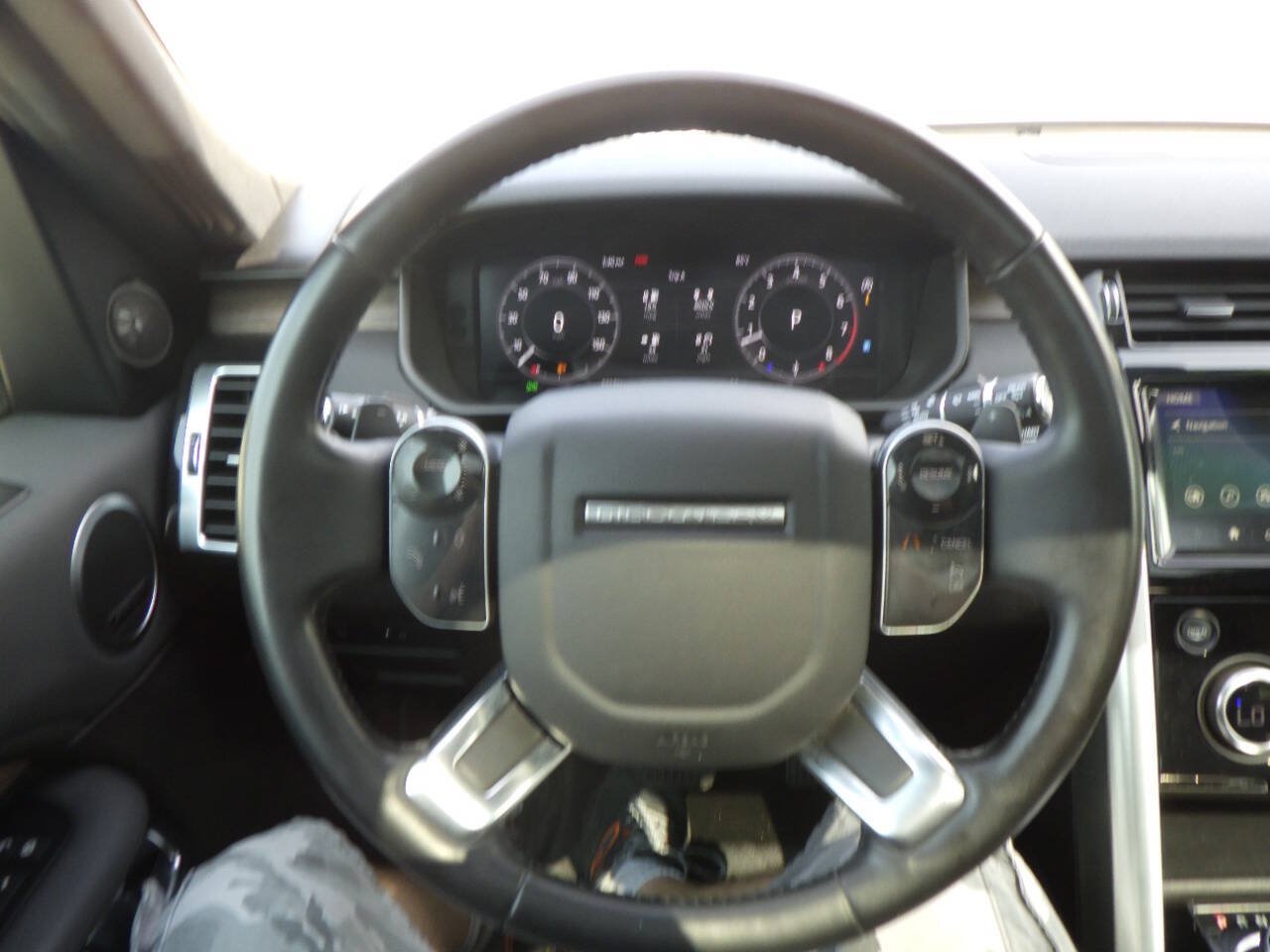 Used 2019 Land Rover Discovery HSE AWD/4WD image 25