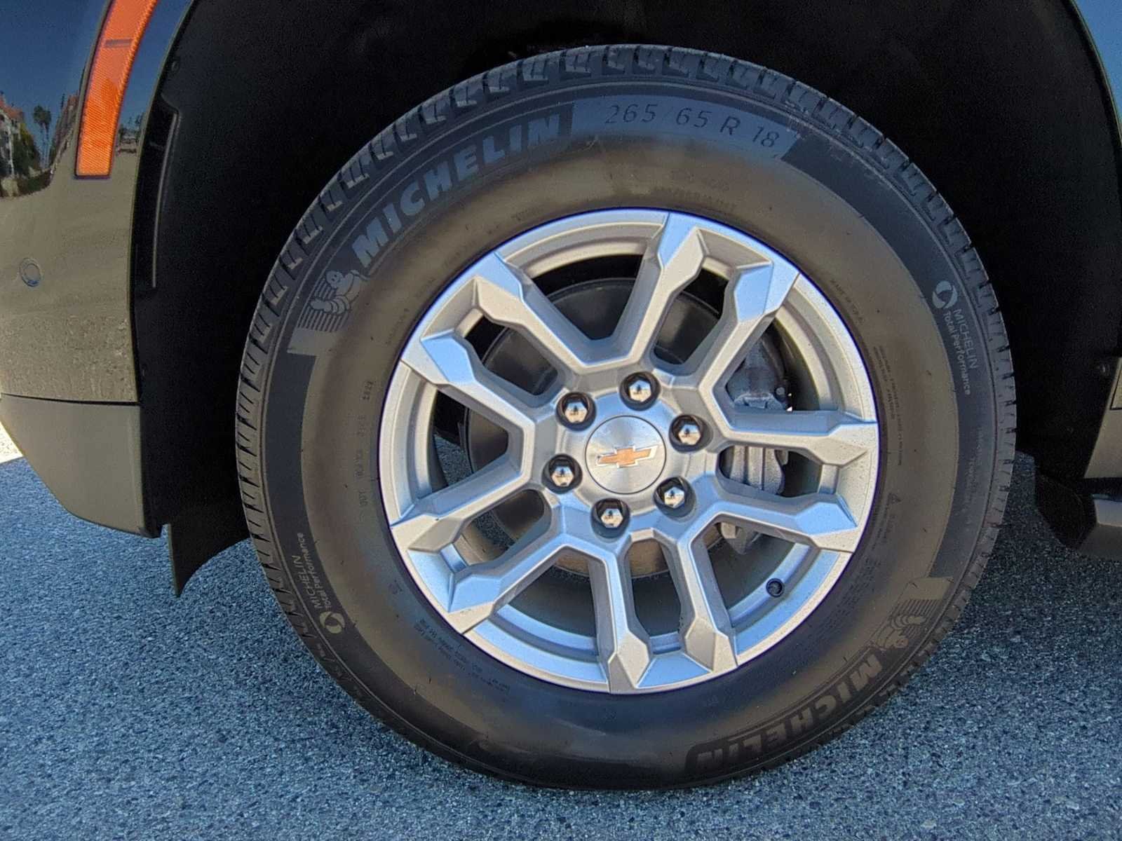 New 2026 Chevrolet Suburban LS RWD image 29