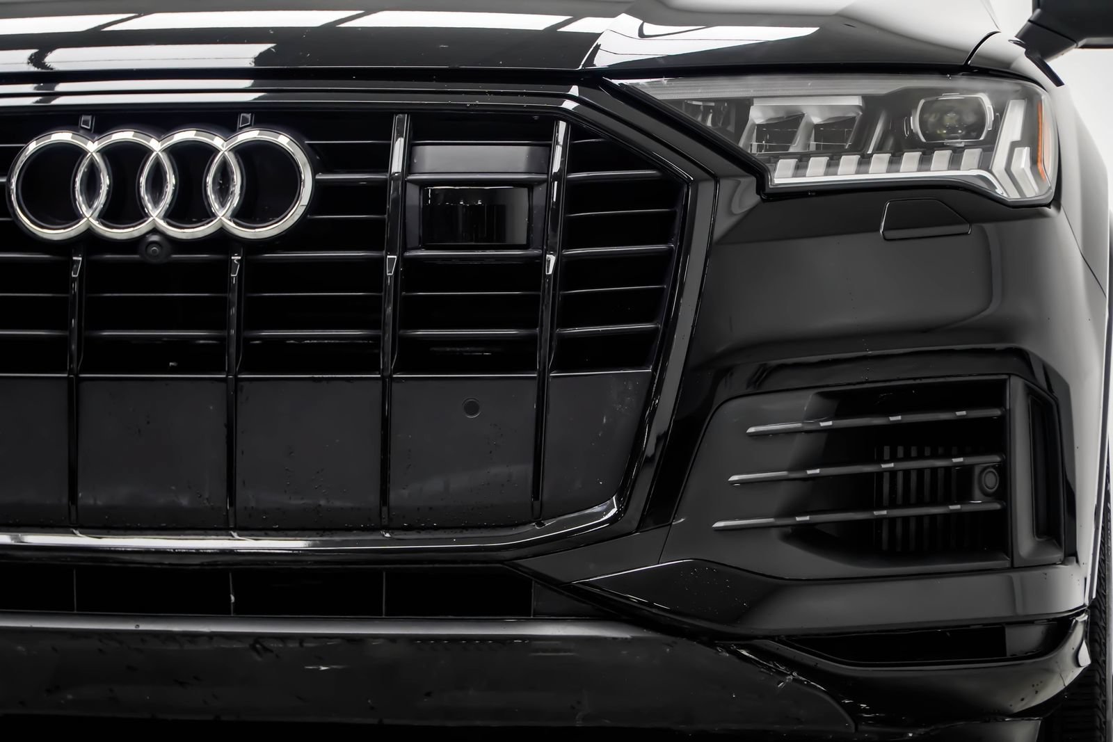 Used 2024 Audi Q7 3.0T Prestige AWD/4WD image 11