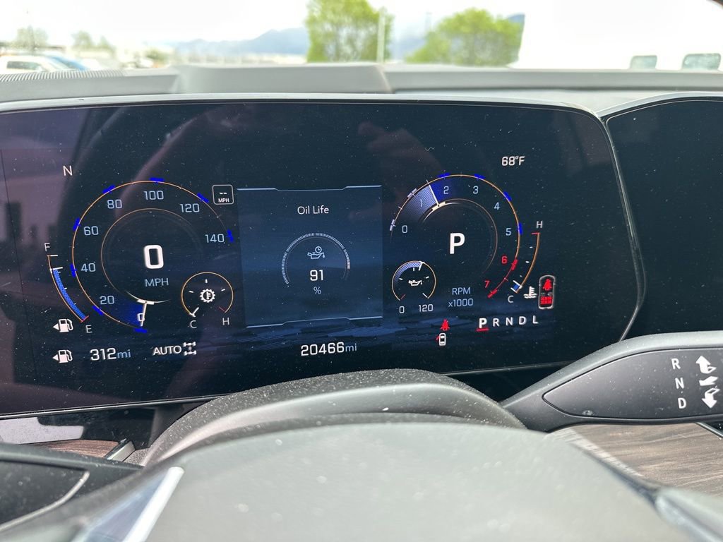 Used 2025 Chevrolet Suburban Z71 AWD/4WD image 19