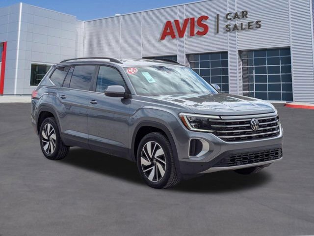 Used 2025 Volkswagen Atlas SE image 3