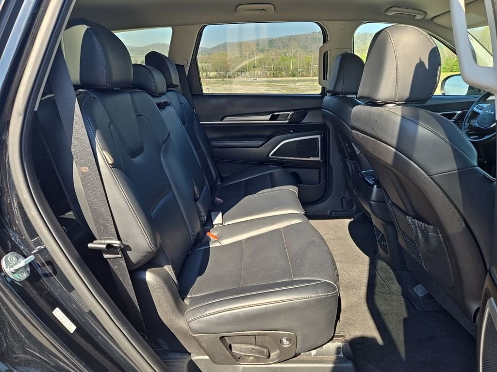 Used 2023 Kia Telluride LX image 19