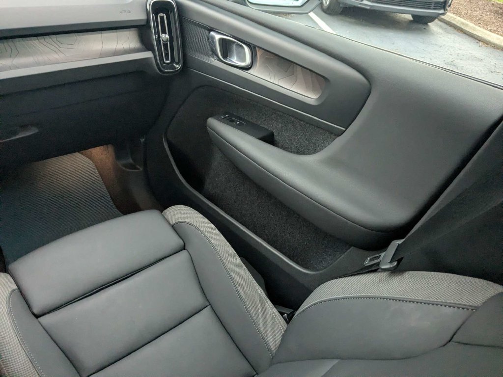 Certified 2024 Volvo C40 Recharge Core AWD/4WD image 23