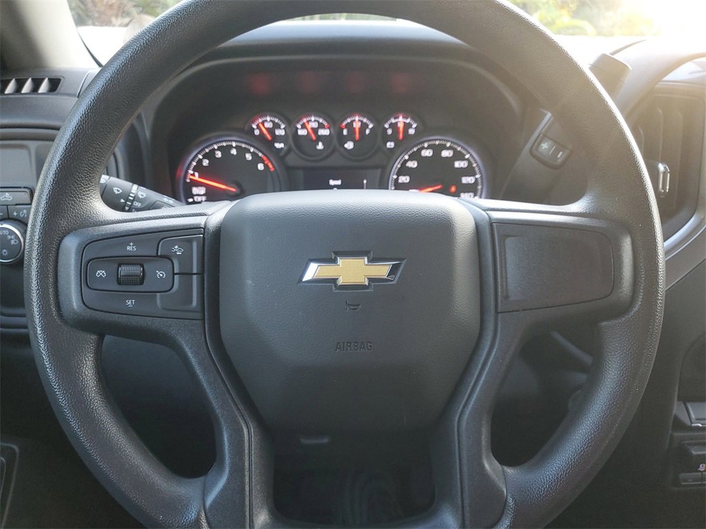 Used 2025 Chevrolet Silverado 1500 Custom image 18