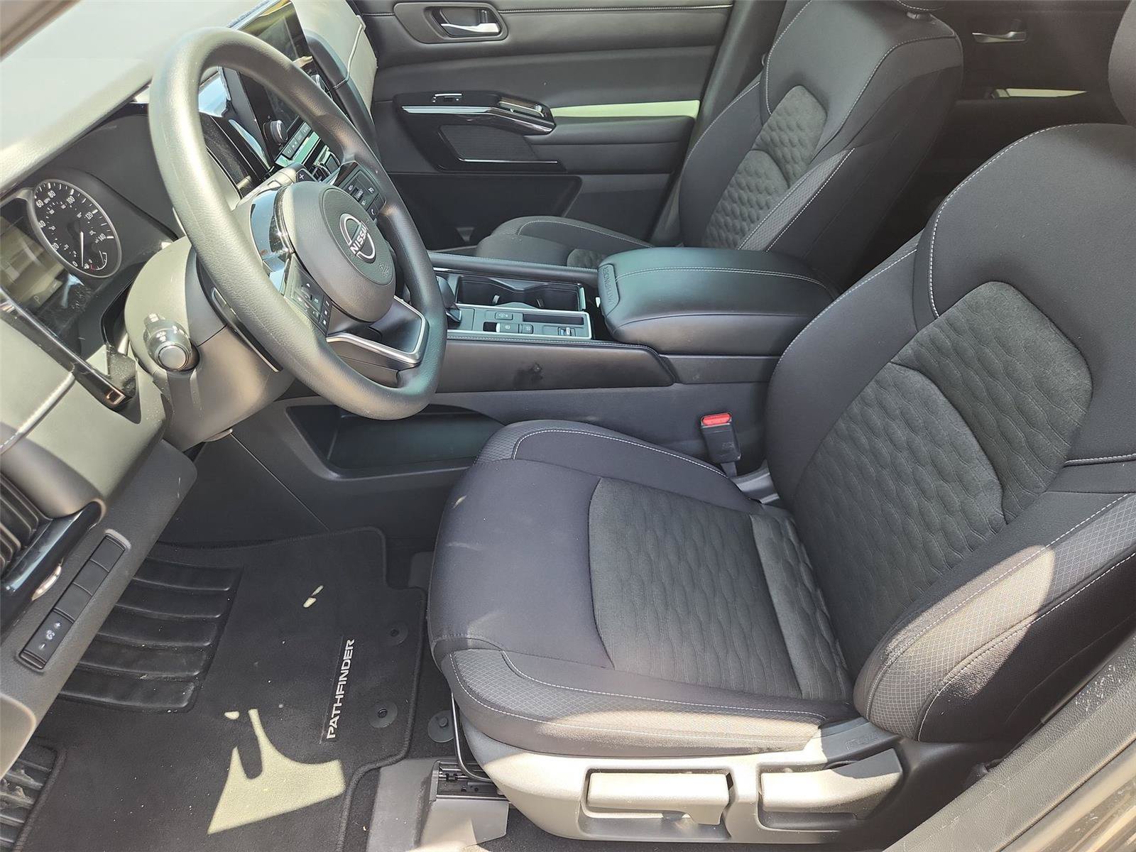 Used 2022 Nissan Pathfinder S FWD image 18