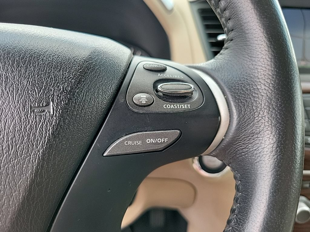 Used 2018 Nissan Pathfinder Platinum AWD/4WD image 28