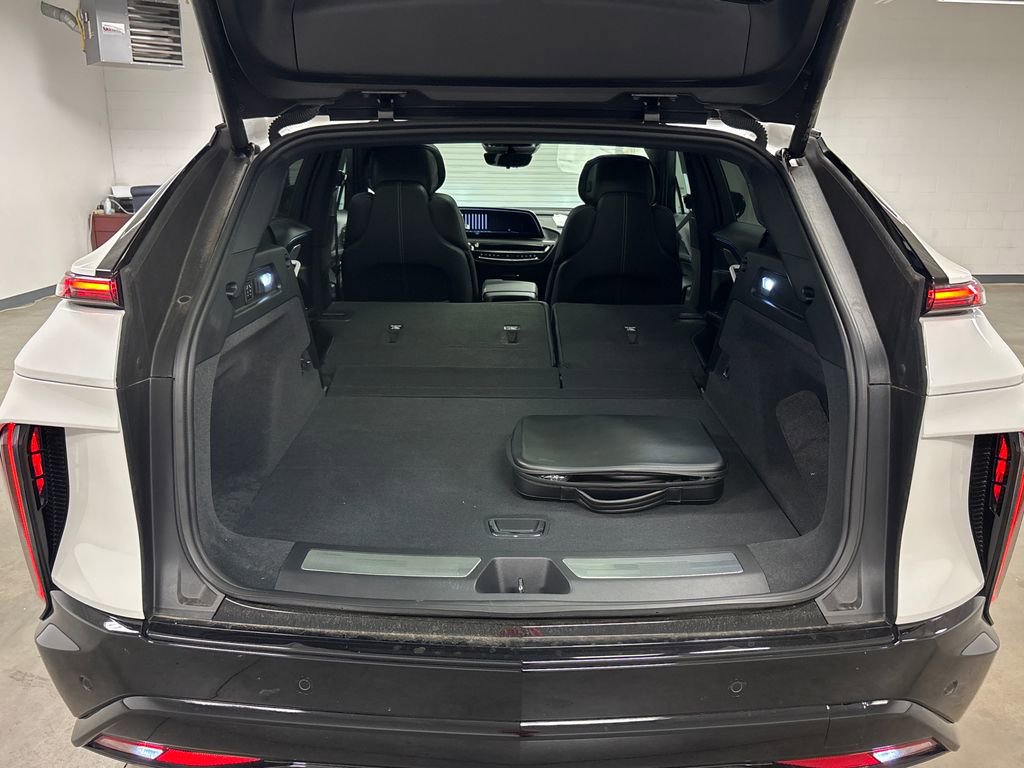 New 2025 Cadillac Lyriq Sport RWD image 18