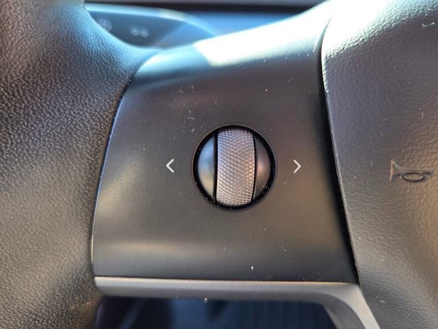 Used 2021 Tesla Model 3 Standard Range Plus image 28