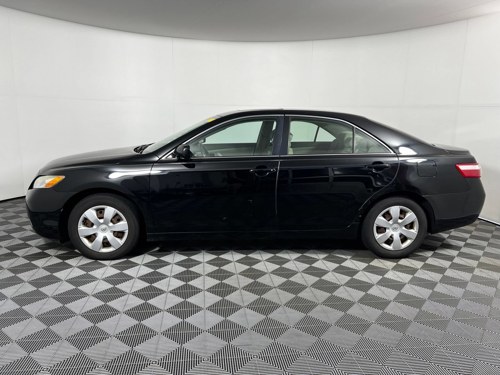 Used 2007 Toyota Camry SE FWD image 7