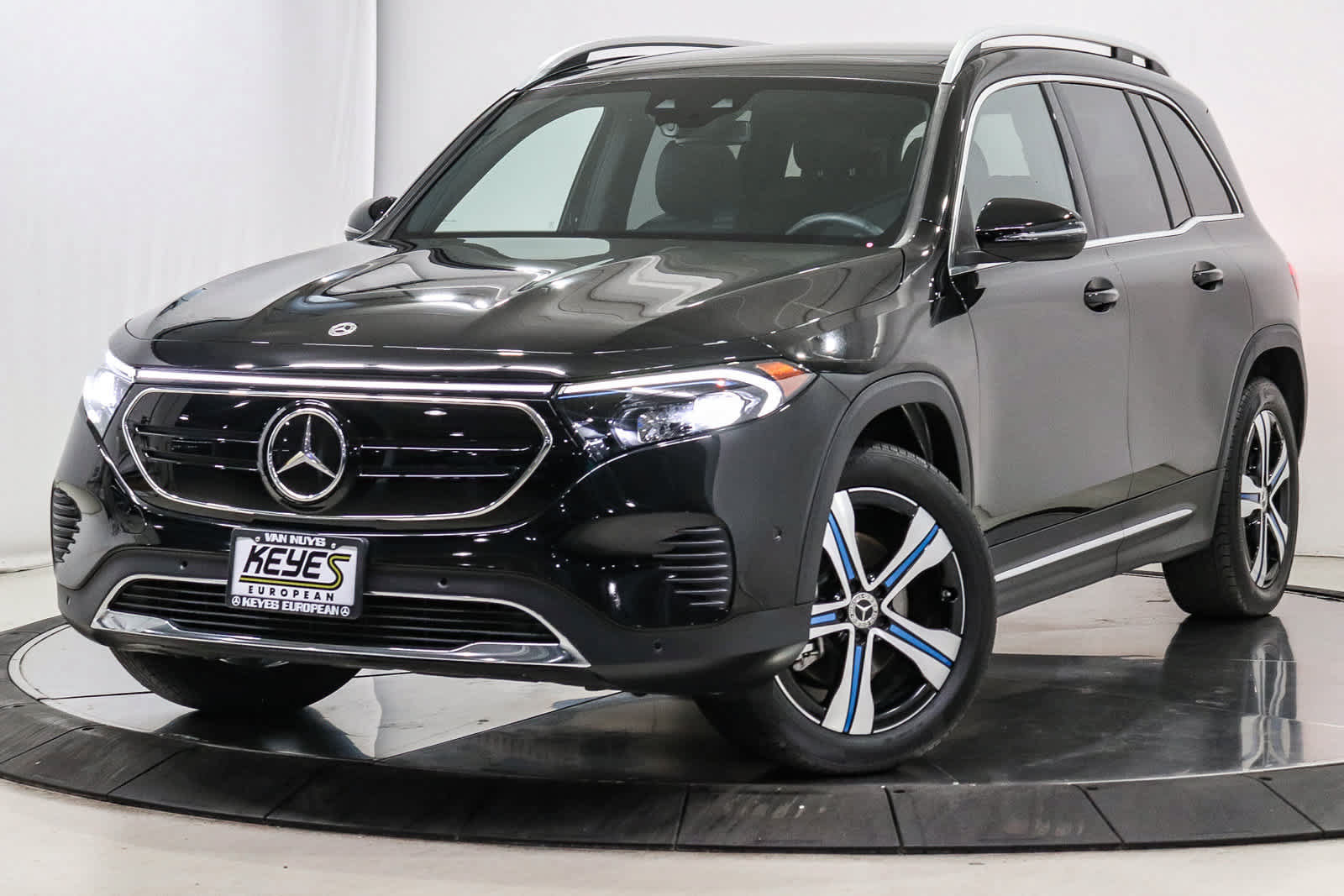 Certified 2023 Mercedes-Benz EQB 300 4MATIC image 1