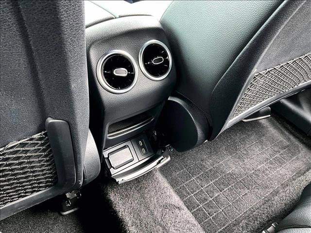 Used 2024 Mercedes-Benz GLB 250 4MATIC image 24