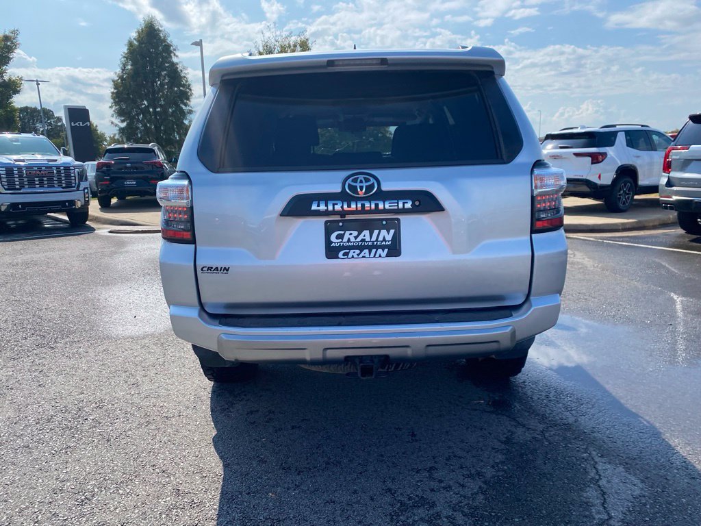 Used 2019 Toyota 4Runner TRD Off-Road AWD/4WD image 8