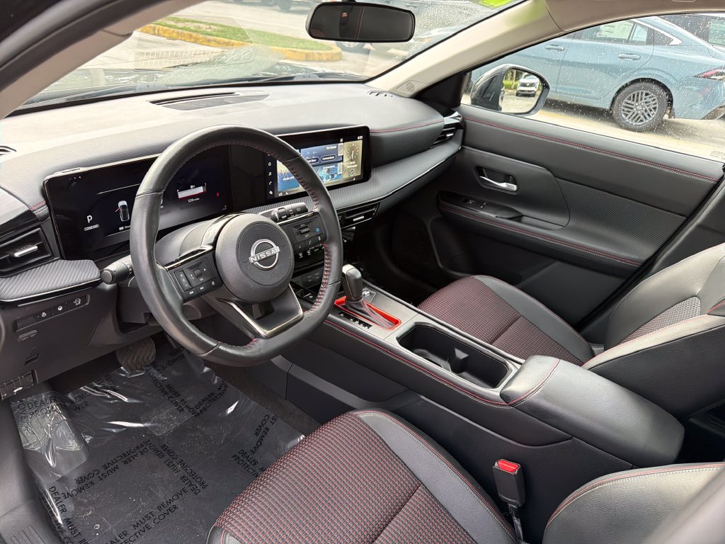 Used 2025 Nissan Kicks SR w/ SR Premium Package FWD image 14