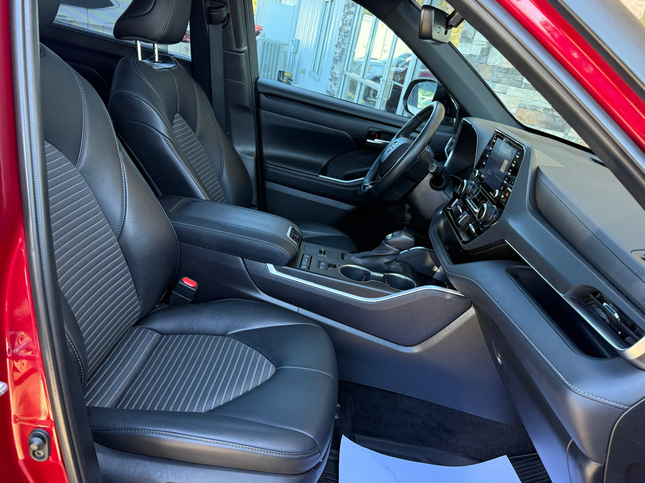 Used 2021 Toyota Highlander XSE image 15