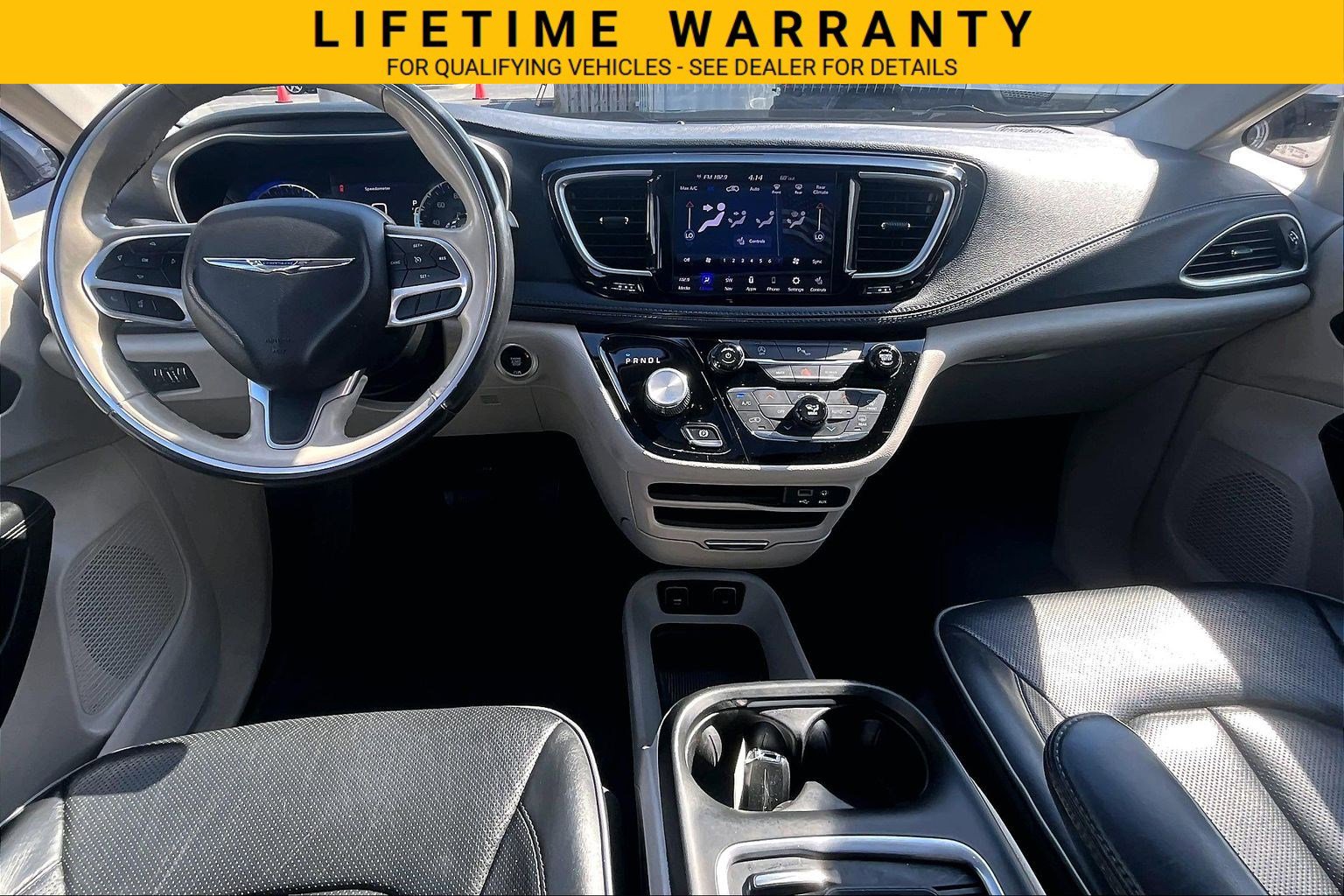 Used 2020 Chrysler Pacifica Limited FWD image 16
