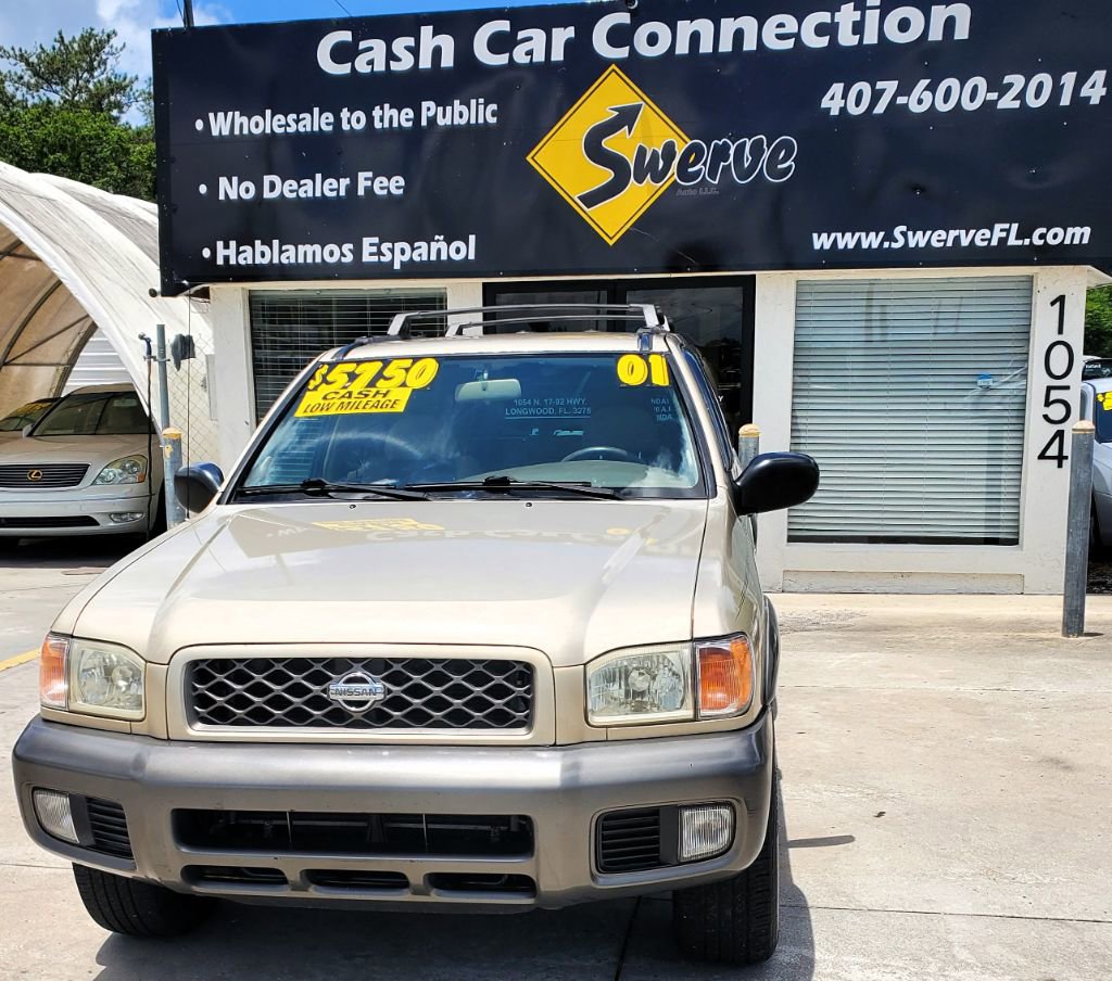 Used 2001 Nissan Pathfinder SE RWD image 2