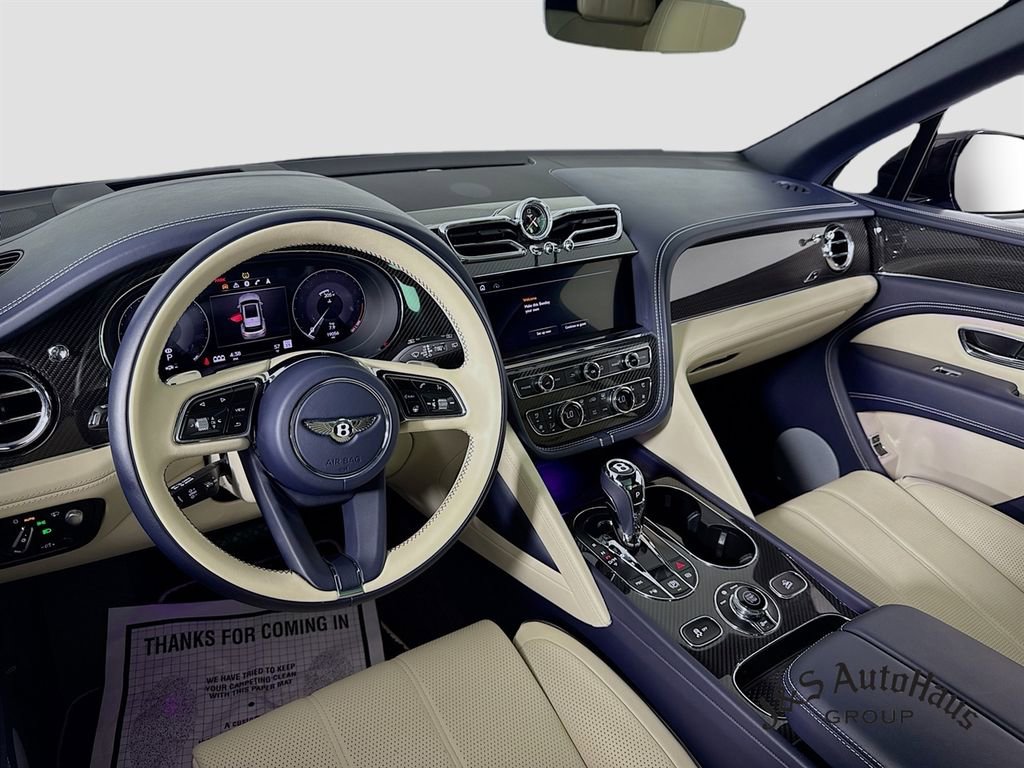 Used 2022 Bentley Bentayga AWD/4WD image 29