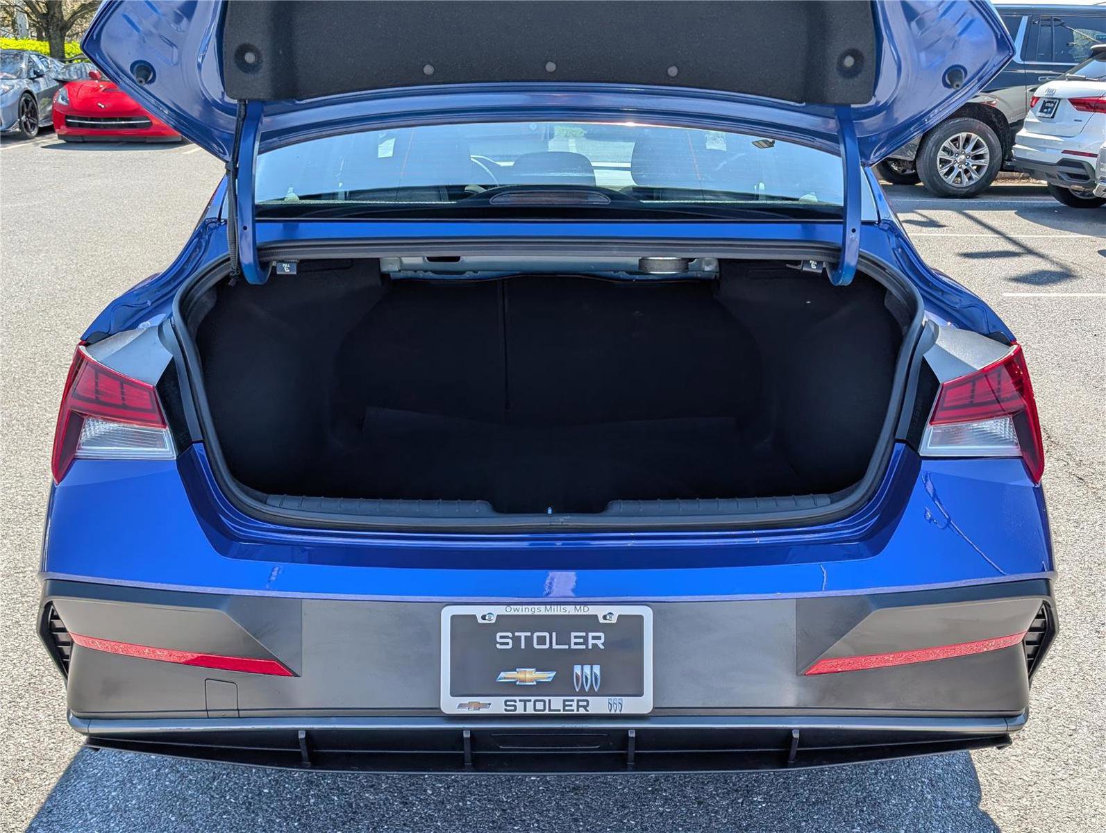 Used 2025 Hyundai Elantra Limited FWD image 13