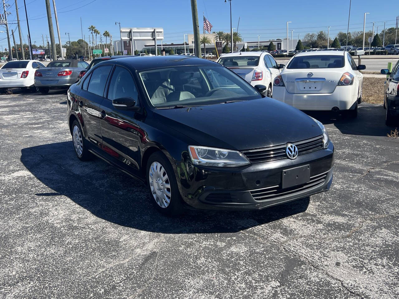 Used 2011 Volkswagen Jetta SE image 2