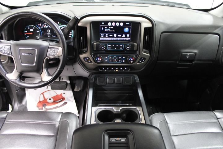 Used 2017 GMC Sierra 2500 Denali w/ Duramax Plus Package AWD/4WD image 2