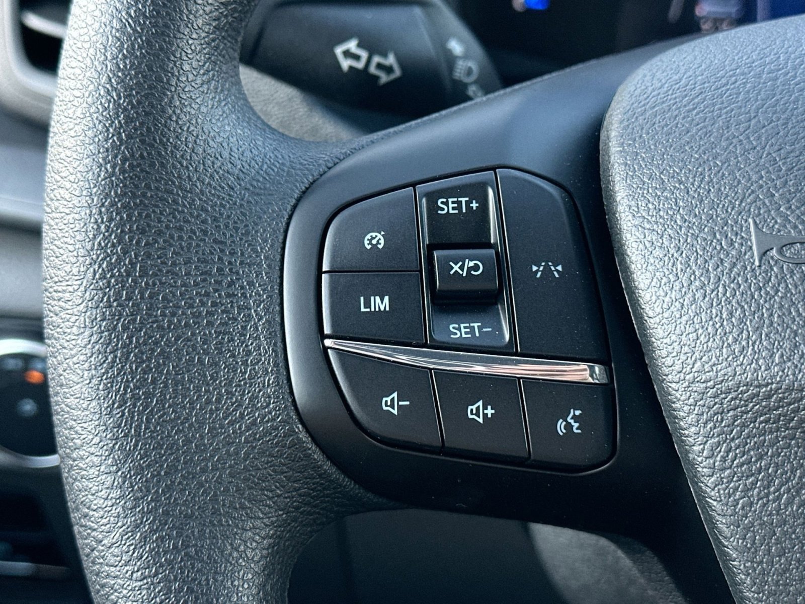 New 2026 Ford Transit 250 148 Medium Roof w/ Load Area Protection Package image 21