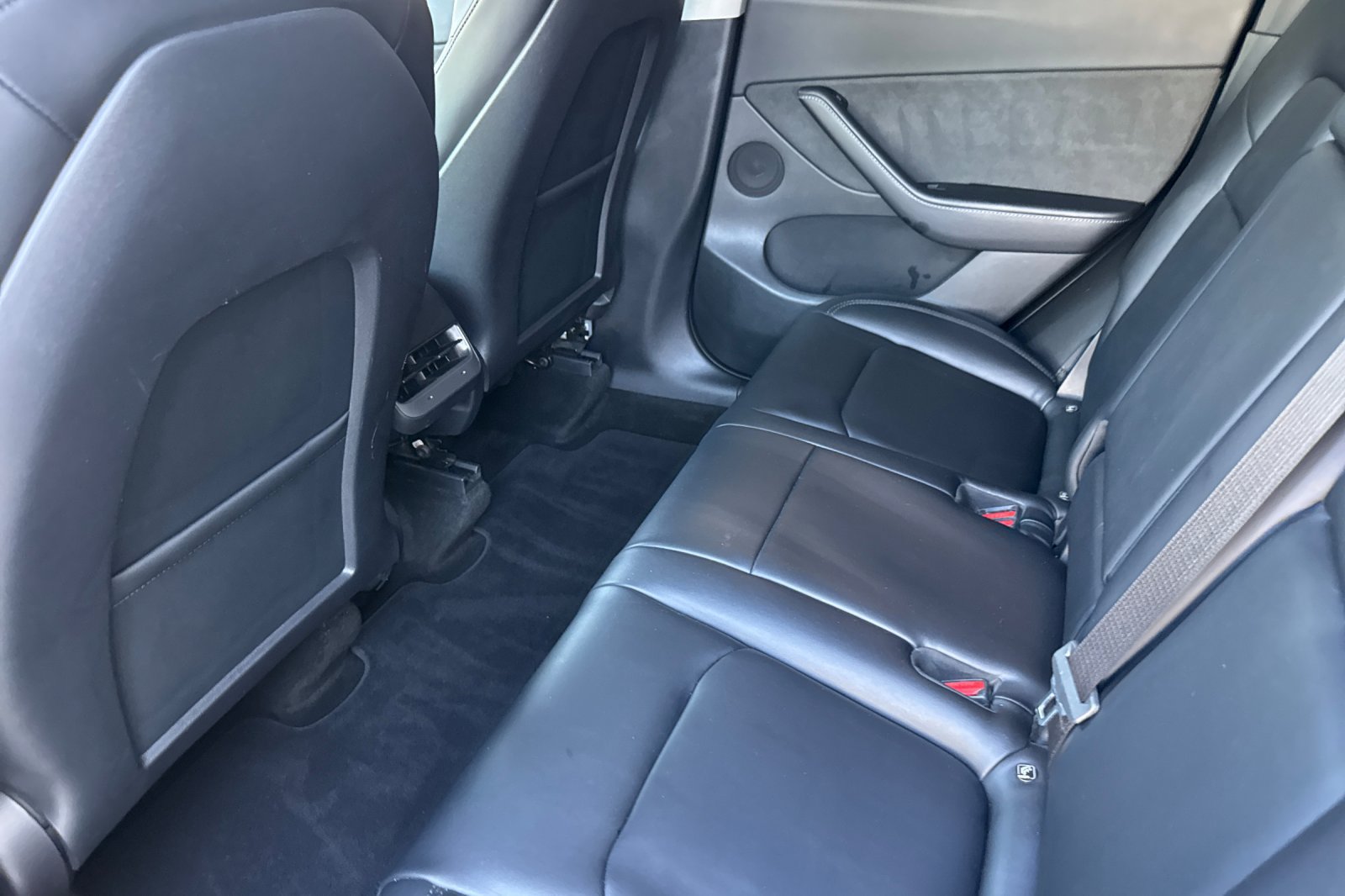 Used 2022 Tesla Model Y Performance AWD/4WD image 12