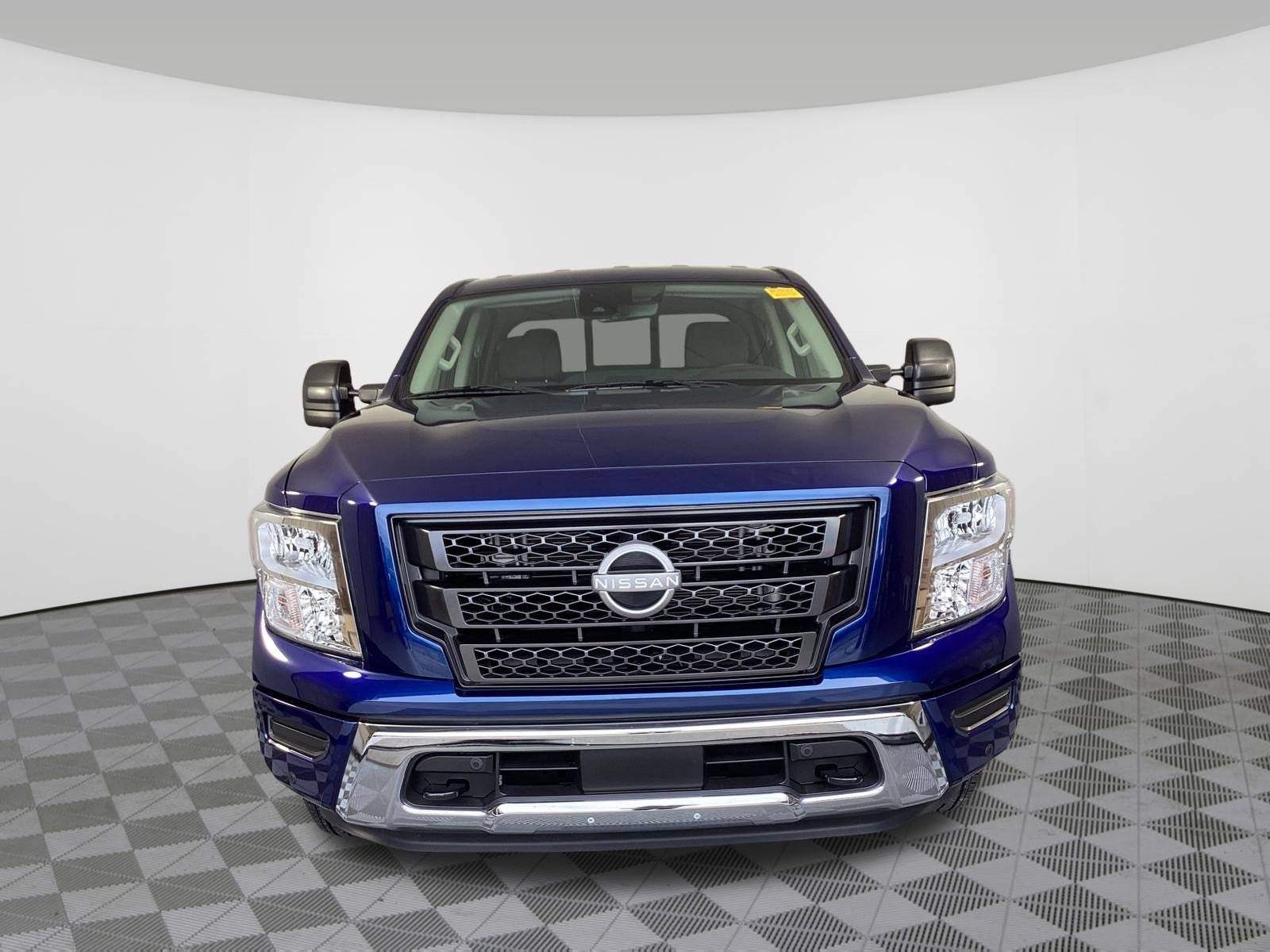 Used 2024 Nissan Titan SV w/ SV Convenience Package image 7