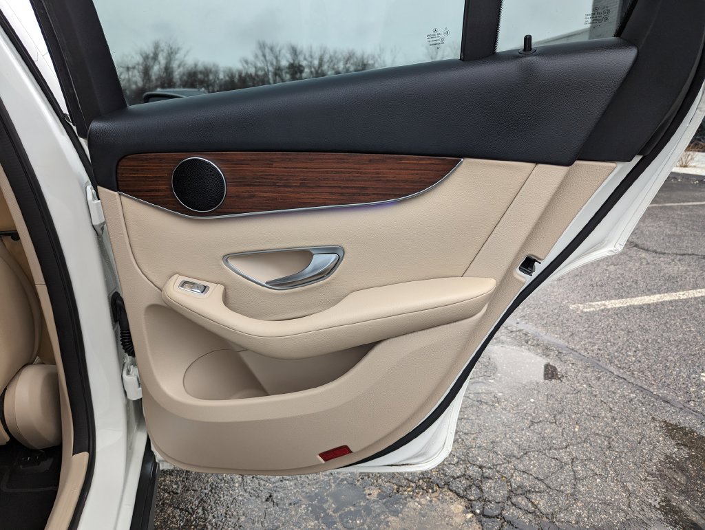 Used 2022 Mercedes-Benz GLC 300 4MATIC image 39