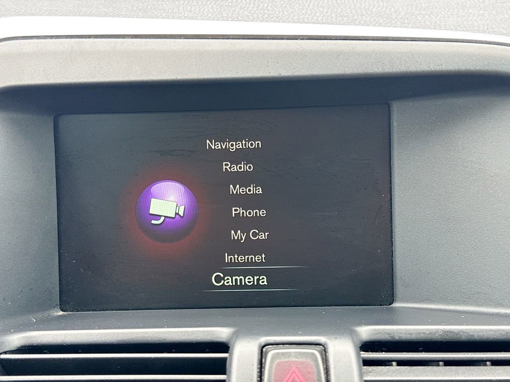 Used 2016 Volvo XC60 T6 w/ Proximity Package image 16