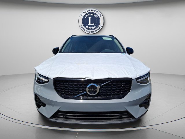 New 2026 Volvo XC40 B5 Plus w/ Protection Package Premier AWD/4WD image 5