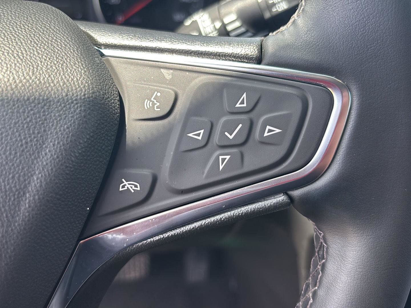 Used 2024 Chevrolet Equinox LT AWD/4WD image 22