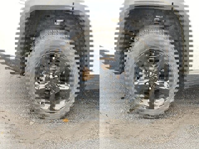 Used 2023 Jeep Grand Cherokee Limited w/ Black Appearance Package image 15