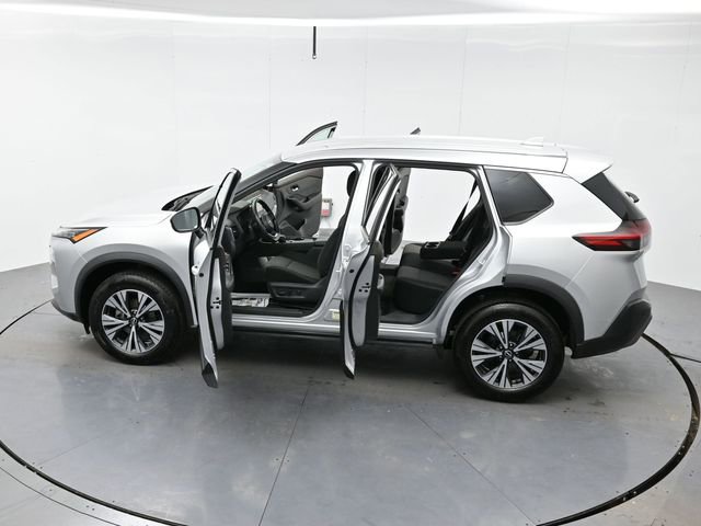 Used 2023 Nissan Rogue SV image 39